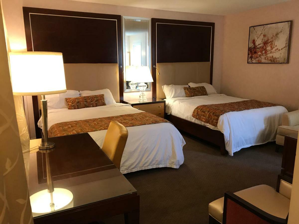 Cardinal Court Motel Сент-Томас Екстер'єр фото