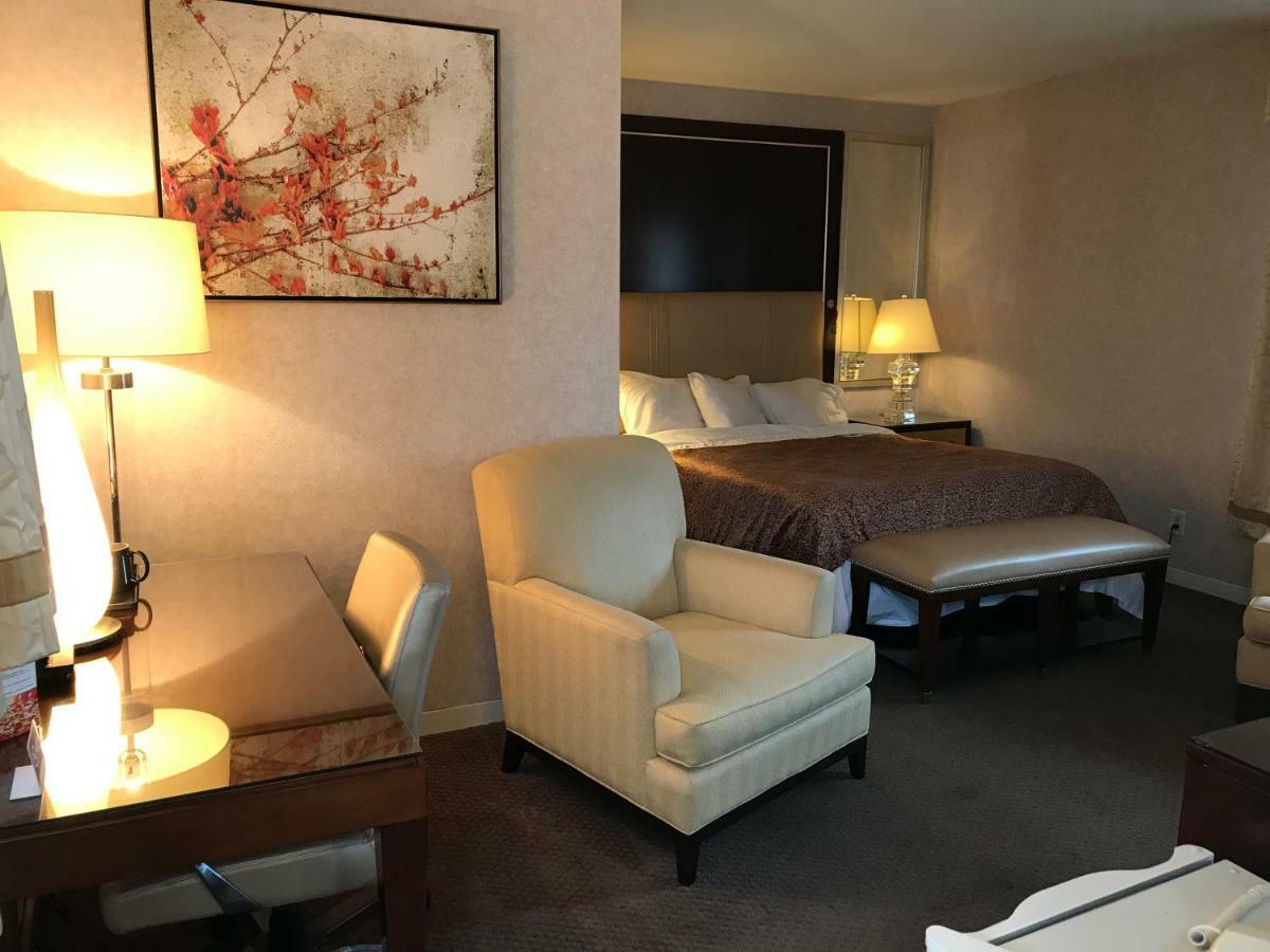 Cardinal Court Motel Сент-Томас Екстер'єр фото