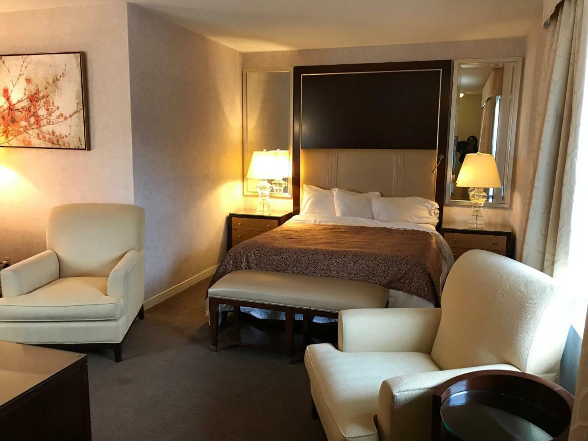 Cardinal Court Motel Сент-Томас Екстер'єр фото